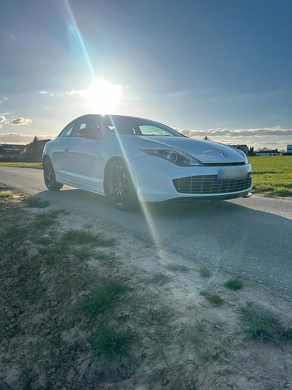 Gebraucht Renault Laguna Coupé 235 PS (172 kW) 2010 Weiß Coupé
