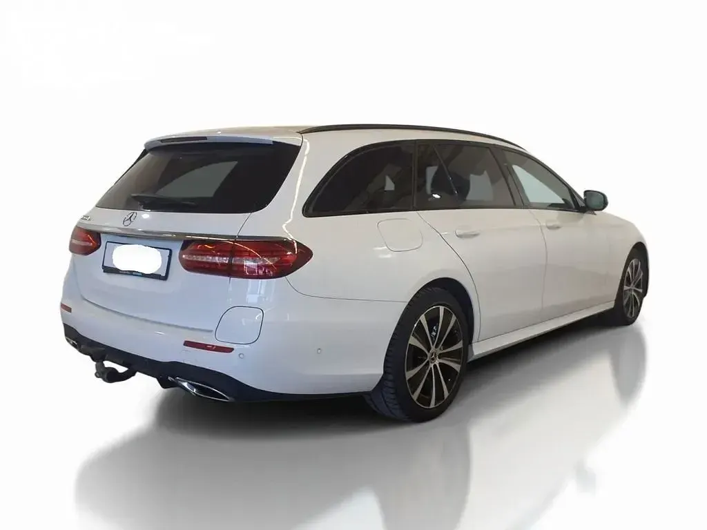 Gebraucht Mercedes E300 AMG line 194 PS (142 kW) 2022 Weiß Limousine