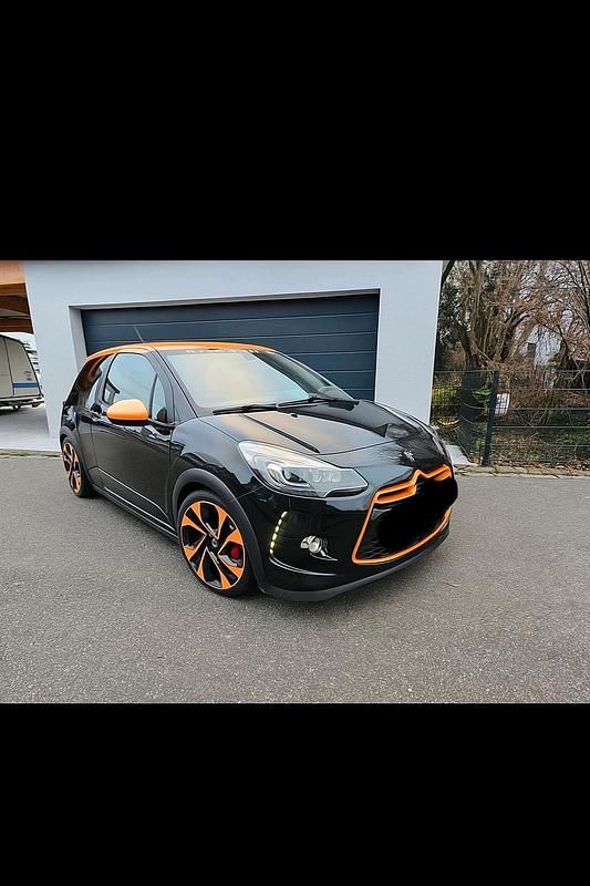 Schwarz Gebraucht 2011 Citroën DS3 Kleinwagen | 10.900 € - Bild 1/4