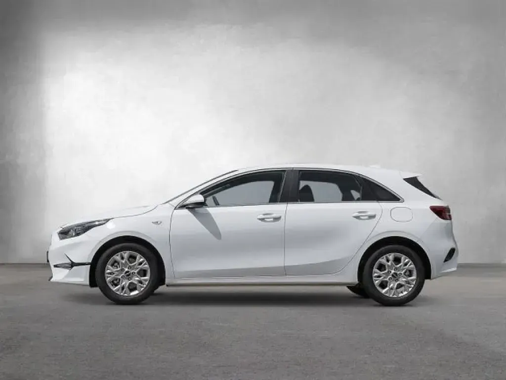 Gebraucht Kia Ceed Vision 101 PS (74 kW) 2025 Wd casa white s Kleinwagen