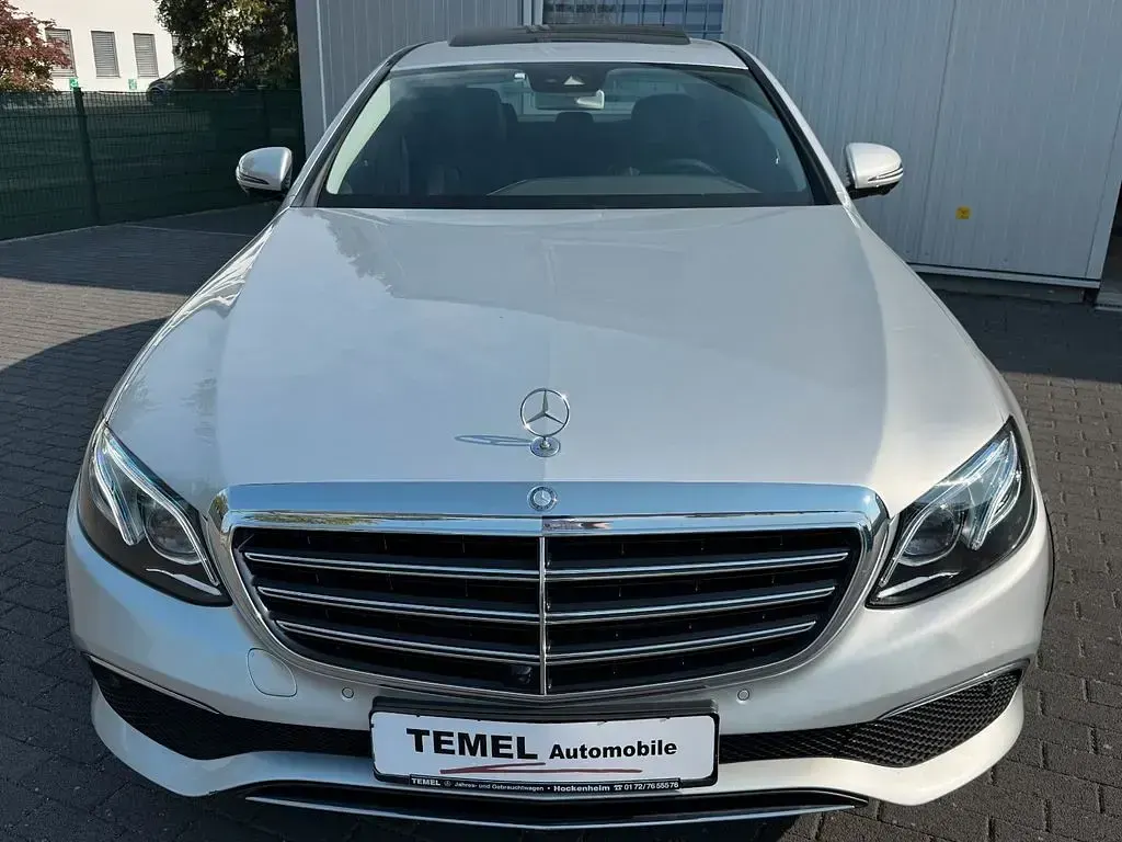 Gebraucht Mercedes E220 Exclusive 194 PS (142 kW) 2017 Silber Limousine