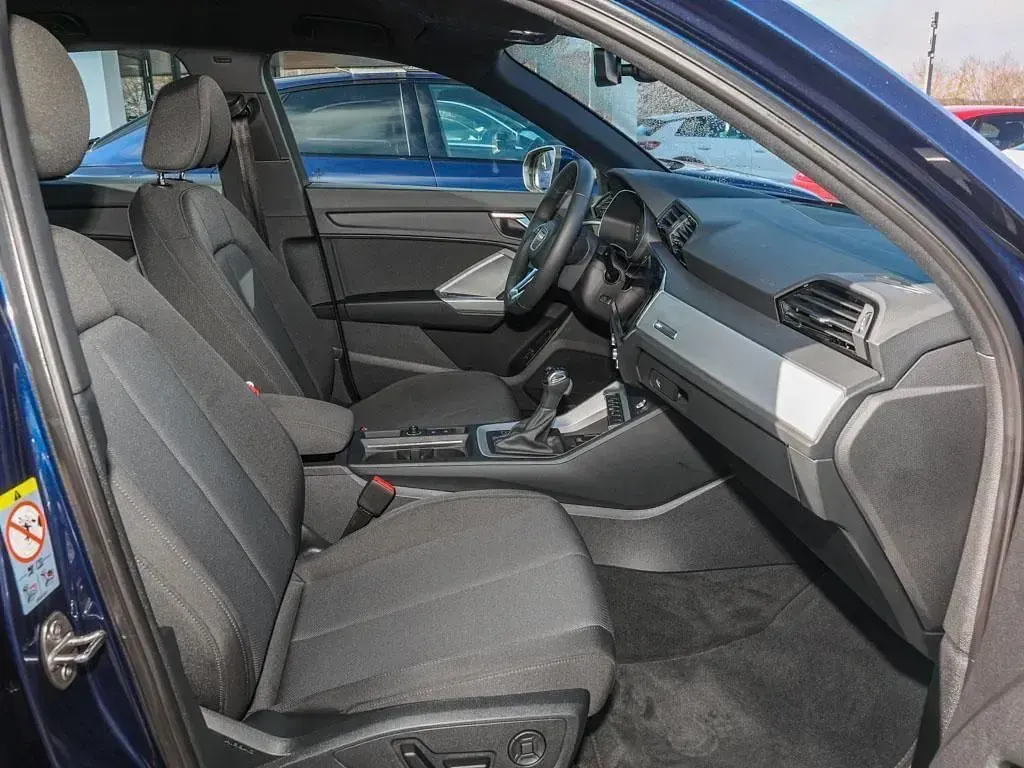 Gebraucht Audi Q3 Advanced Plus 150 PS (110 kW) 2025 Navarrablau metallic SUV