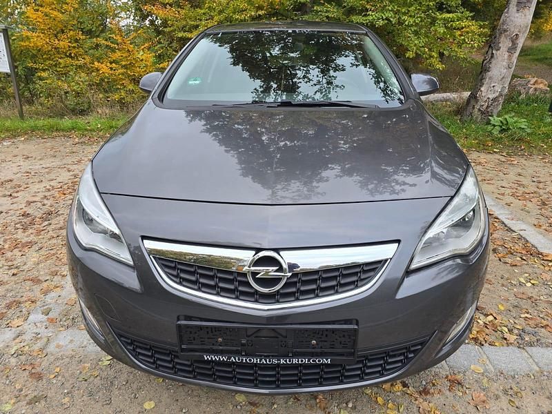 Grau Gebraucht 2010 Opel Astra Kombi | 4.300 € (Fairer Preis) - Bild 1/4