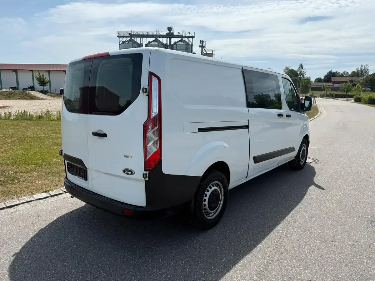Gebraucht Ford Transit Custom 131 PS (96 kW) 2018 Weiß Van / Kleinbus