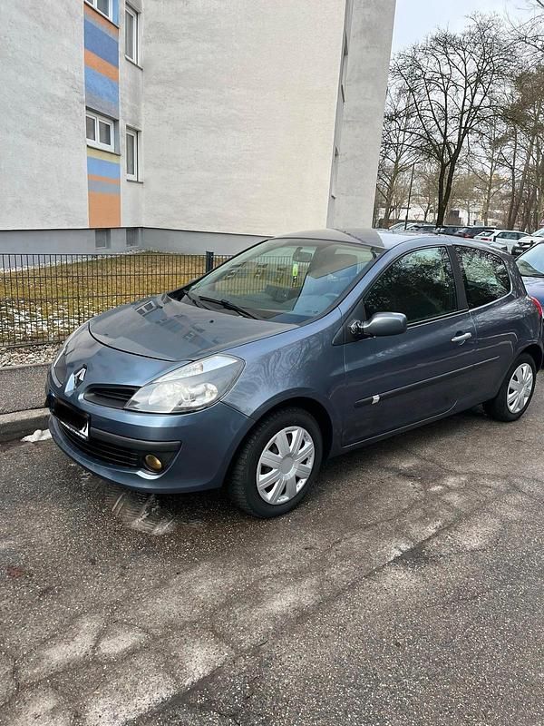 Grau Gebraucht 2006 Renault Clio II Kleinwagen | 2.200 € (Fairer Preis) - Bild 1/4