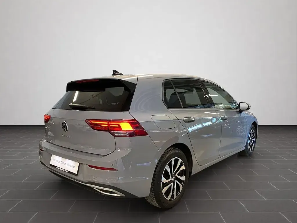 Gebraucht VW Golf VII Active 150 PS (110 kW) 2021 Grau Kleinwagen