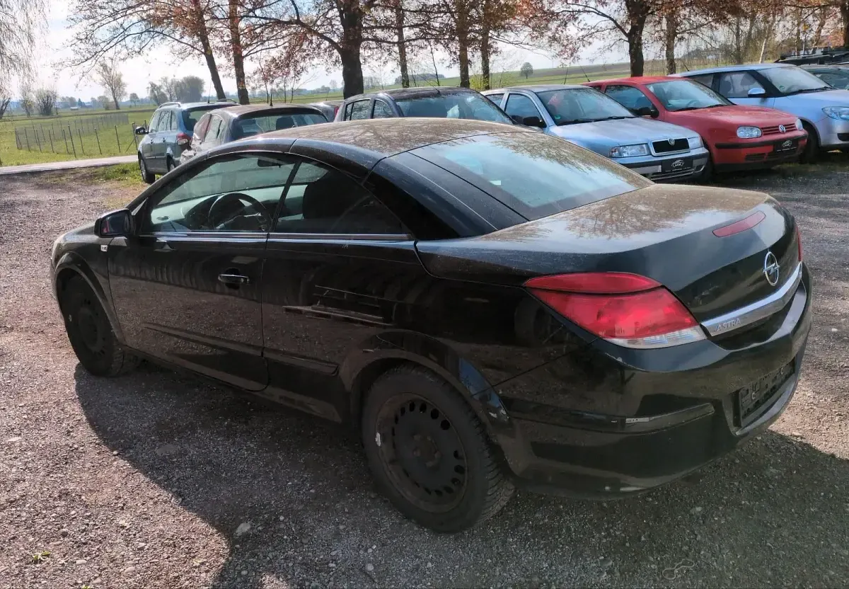 Gebraucht Opel Astra 140 PS (102 kW) 2006 Schwarz Cabrio