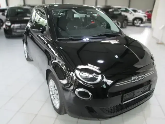 Gebraucht Fiat 500e Action 69 kW (95 PS) 2021 Onyx schwarz) (schwarz Kleinwagen