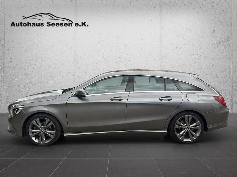 Gebraucht Mercedes CLA180 Shooting Brake 122 PS (89 kW) 2017 Grau Kombi