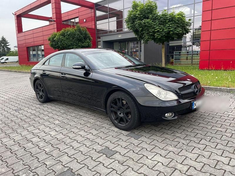 Schwarz Gebraucht 2006 Mercedes CLS320 Coupé | 6.900 € (Fairer Preis) - Bild 1/4