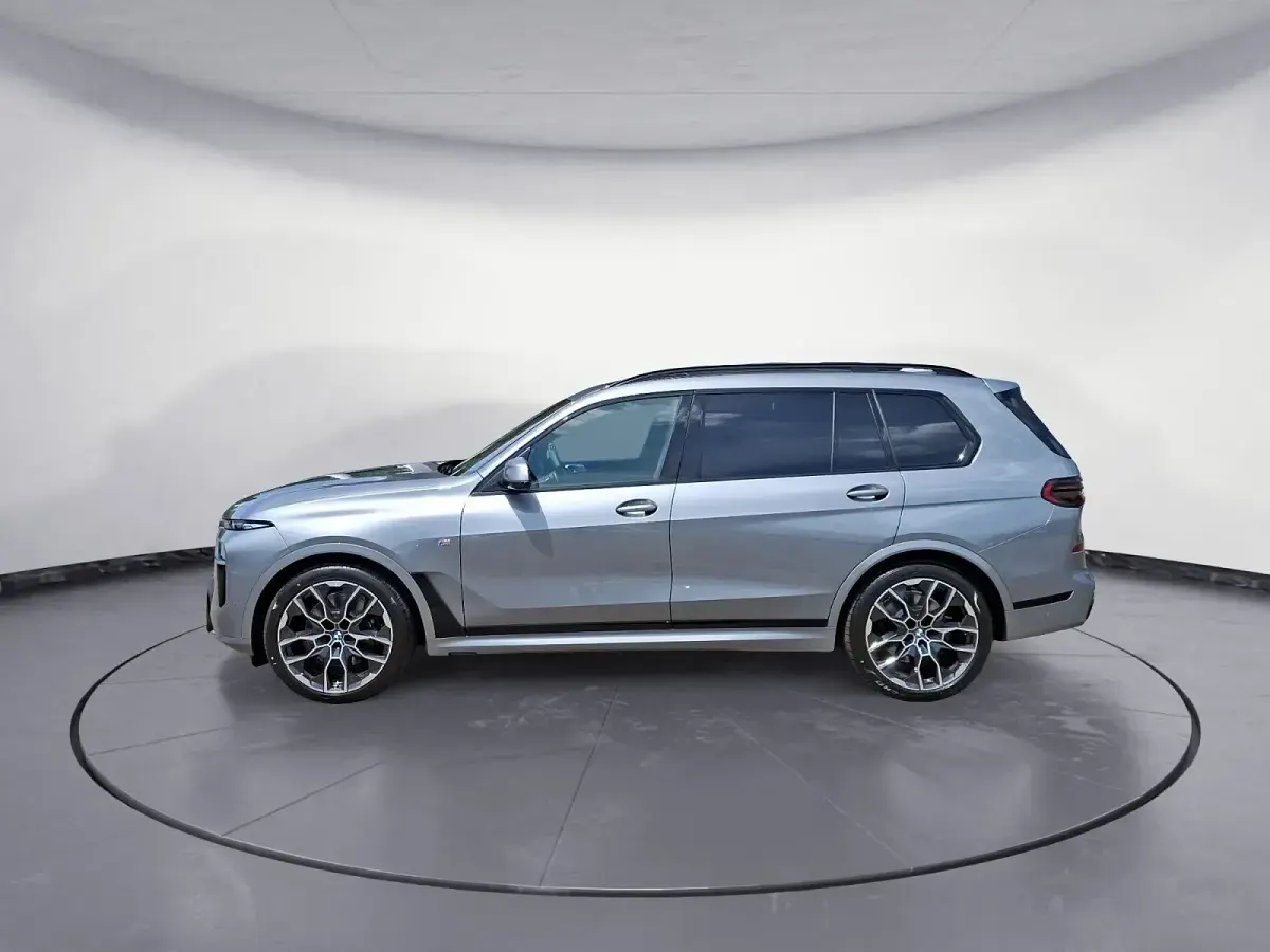 Gebraucht BMW X7 M Sport 352 PS (258 kW) 2026 SUV