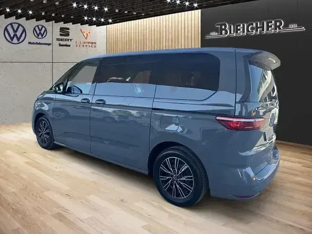 Gebraucht VW Multivan Life 150 PS (110 kW) 2022 Grau Van / Kleinbus