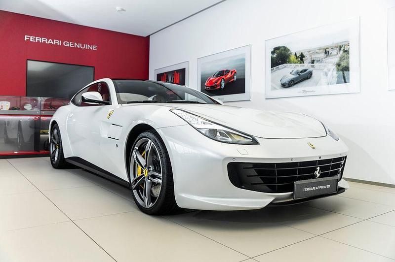 Weiß Gebraucht 2018 Ferrari GTC4Lusso Kombi | 220.000 € (Superpreis) - Bild 1/4