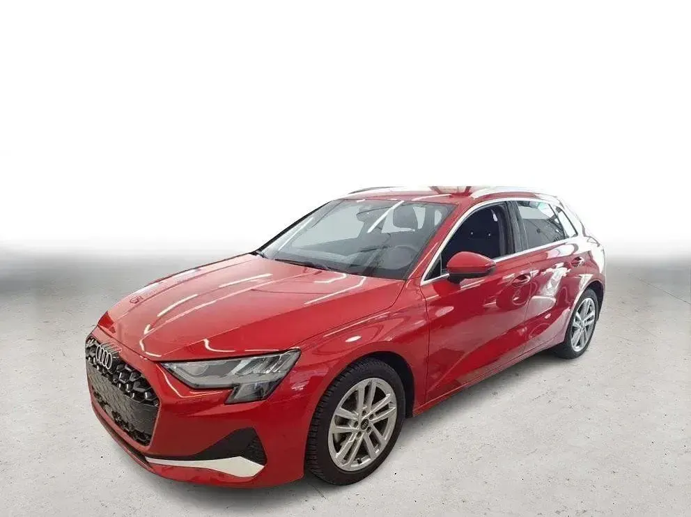 Używany Audi A3 Advanced 150 KM (110 kW) 2025 Czerwony Sedan/Limuzyna