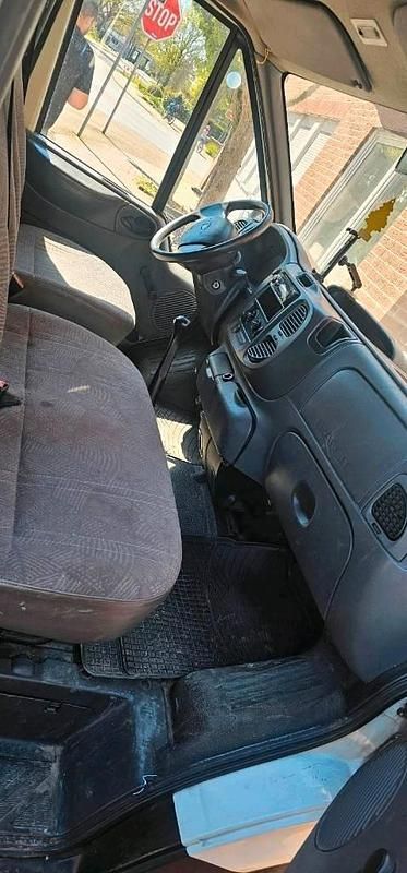 Second-hand Ford Transit 58 CP (42 kW) 2004 Alb Monovolum