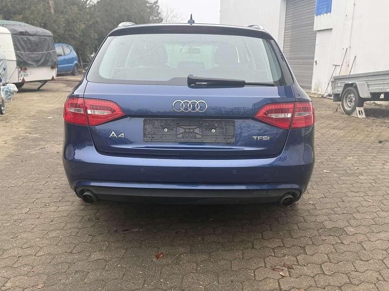 Gebraucht Audi A4 Ambiente 170 PS (125 kW) 2012 Blau Kombi