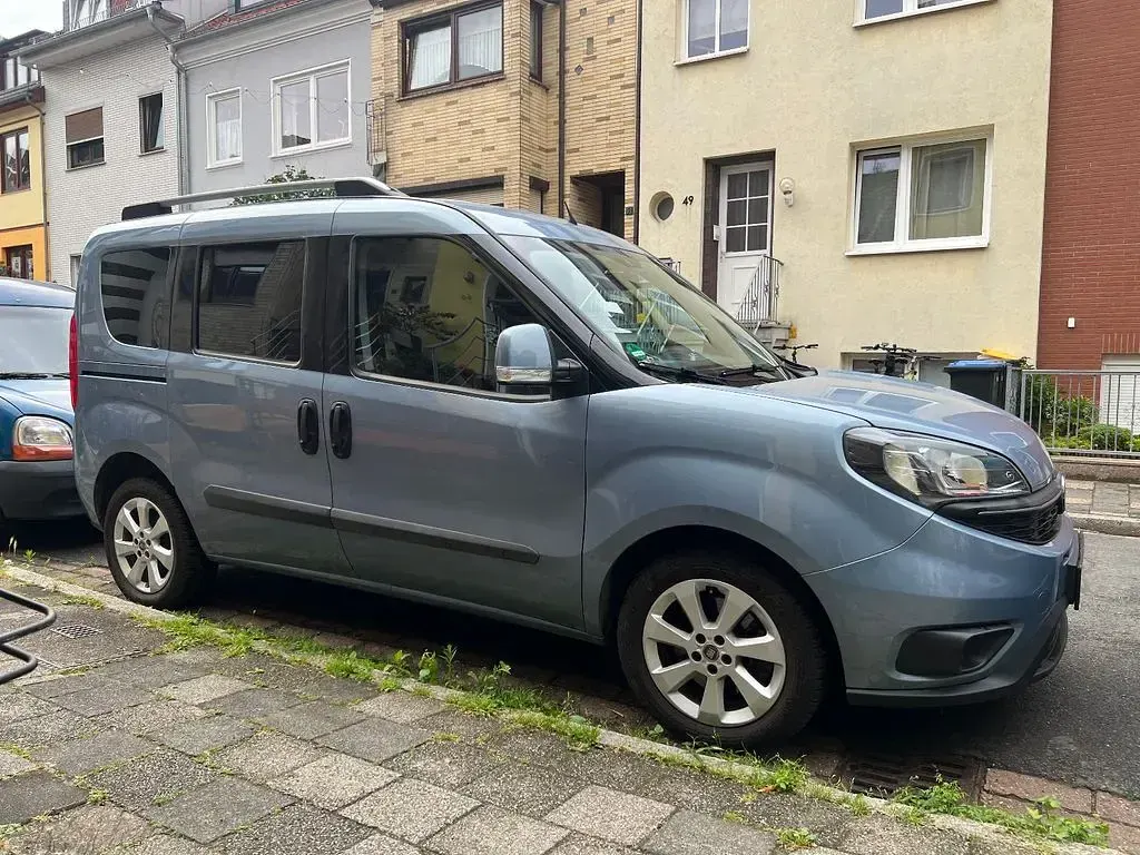 Gebraucht Fiat Doblò 120 PS (88 kW) 2018 Blau Van / Kleinbus
