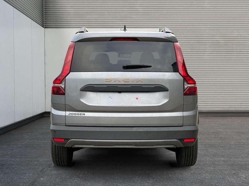 Neu Dacia Jogger Extreme 110 PS (80 kW) 2025 Grau Van / Kleinbus