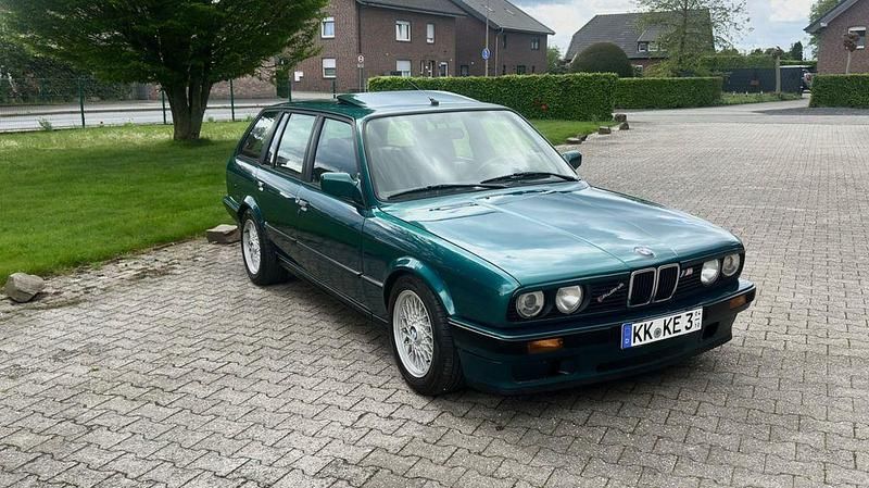 Używany BMW 320 Performance 150 KM (110 kW) 1991 Zielony Sedan/Limuzyna