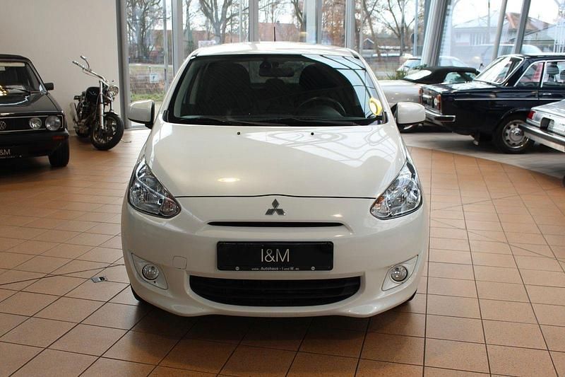 Weiß Gebraucht 2014 Mitsubishi Space Star Top Kleinwagen | 5.990 € (Fairer Preis) - Bild 1/4