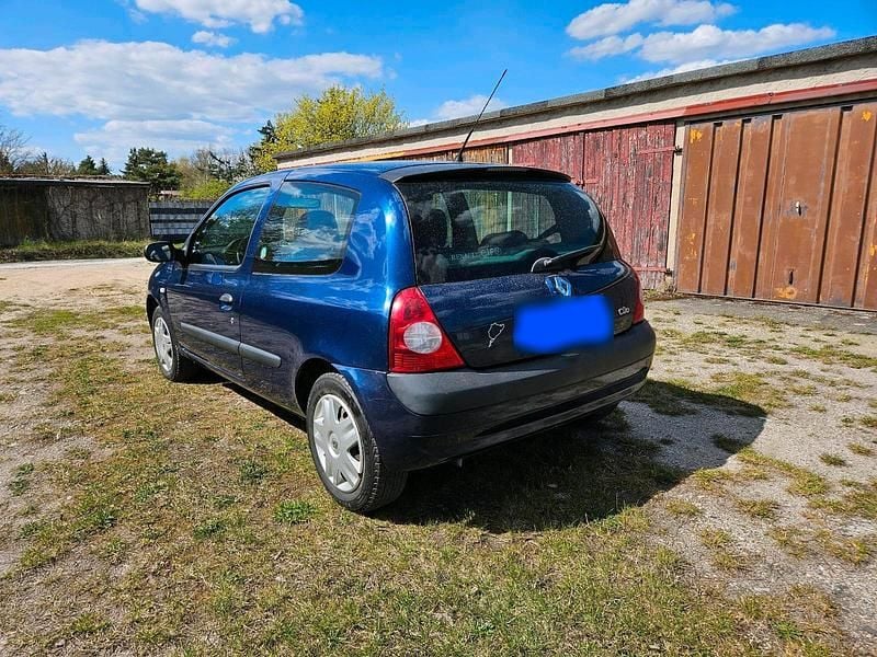 Second-hand Renault Clio II 75 CP (55 kW) 2003 Albastru Hatchback