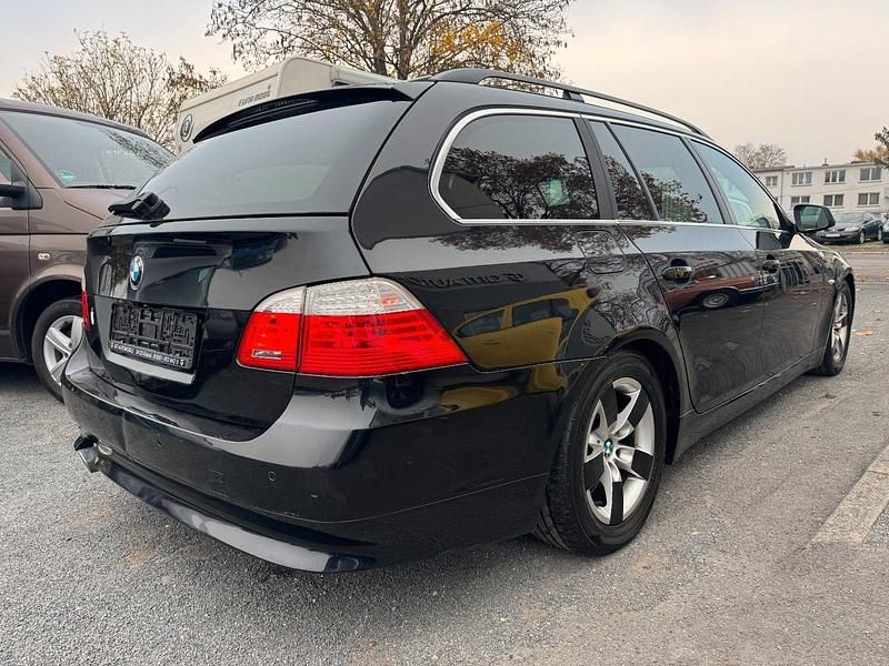 Gebraucht BMW 520 Sport Line 177 PS (130 kW) 2009 Schwarz Kombi