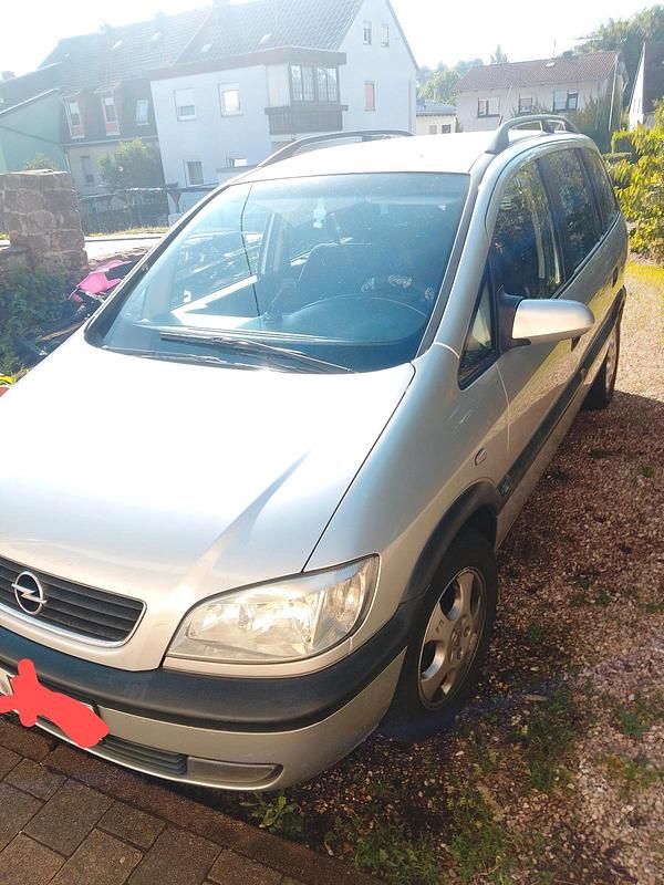 Silber Gebraucht 2000 Opel Zafira Van / Kleinbus | 1.550 € (Etwas zu teuer) - Bild 1/4