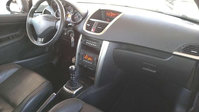 Gebraucht Peugeot 207 CC 111 PS (81 kW) 2014 Schwarz Cabrio