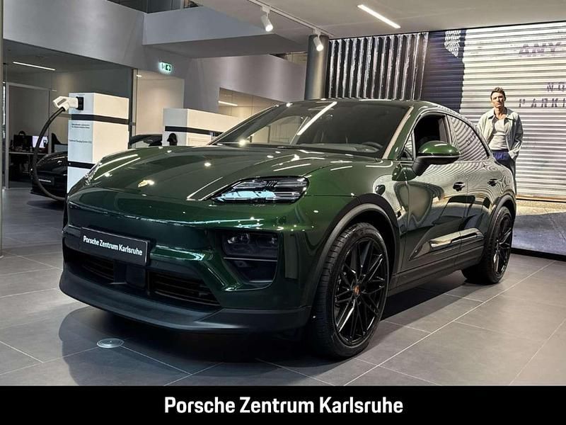 Oakgrünmetallic neo Gebraucht 2025 Porsche Macan SUV | 107.189 € (Fairer Preis) - Bild 1/4