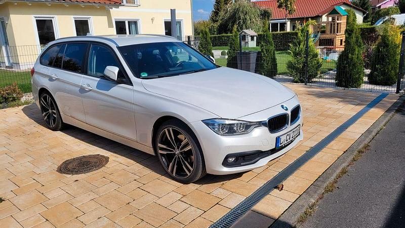 Gebraucht BMW 320 Advantage 190 PS (139 kW) 2017 Weiß Kombi