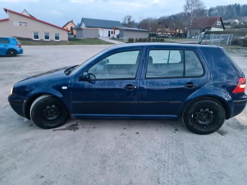 Gebraucht VW Golf IV 75 PS (55 kW) 2002 Blau Kleinwagen