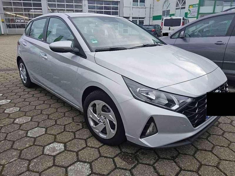 Gebraucht Hyundai i20 101 PS (74 kW) 2021 Silber Kleinwagen