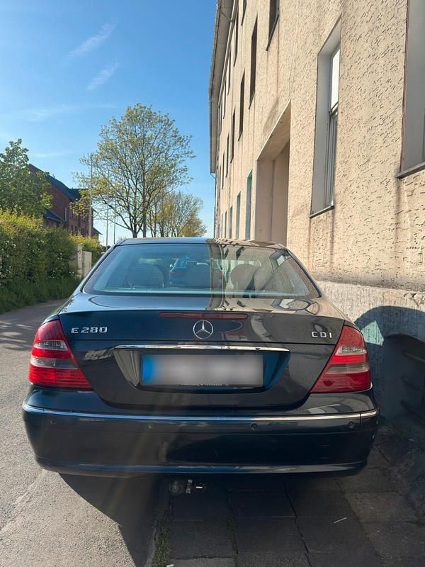 Second-hand Mercedes E280 177 CP (130 kW) 2005 Albastru Berlinǎ