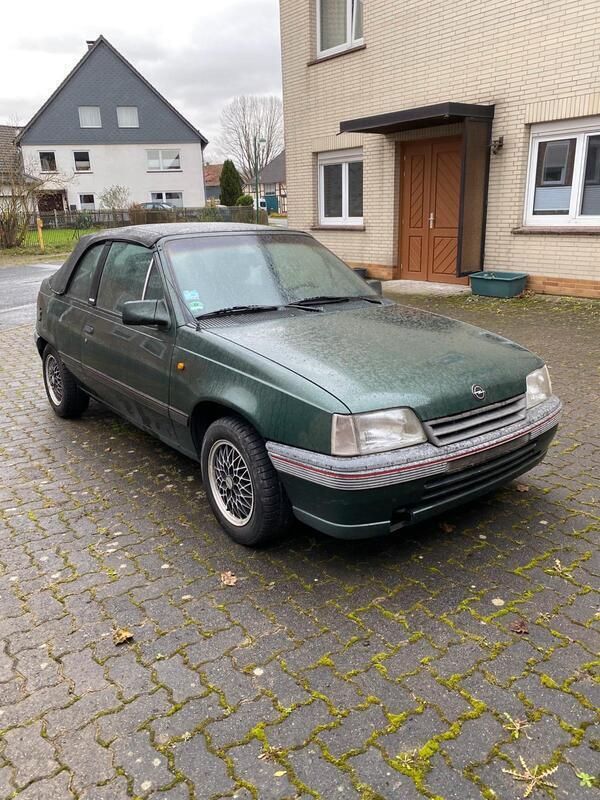 Grün Gebraucht 1991 Opel Kadett Cabrio | 1.200 € - Bild 1/4