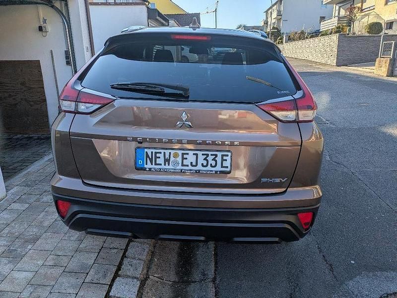Gebraucht Mitsubishi Eclipse Cross Basis 188 PS (138 kW) 2022 Braun SUV