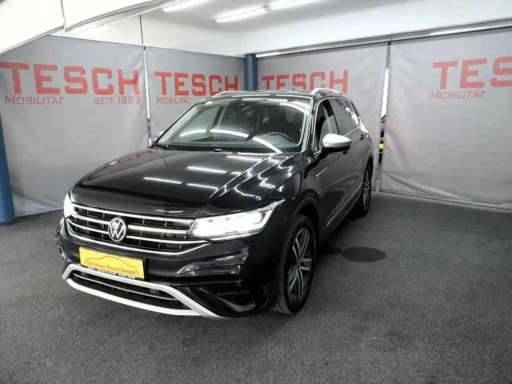 Gebraucht VW Tiguan Allspace 200 PS (147 kW) 2022 Deep black perleffekt SUV
