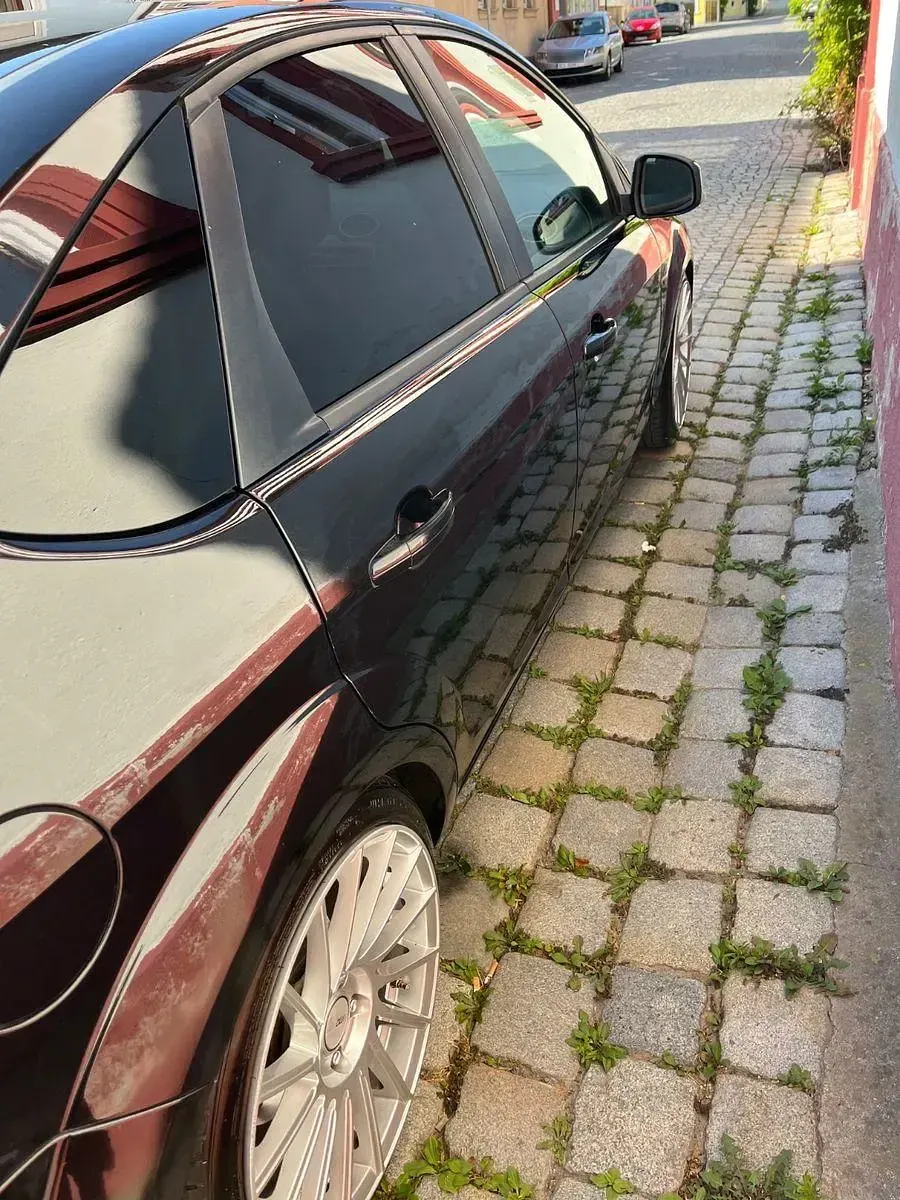 Gebraucht Ford Focus Style 101 PS (74 kW) 2009 Schwarz Limousine