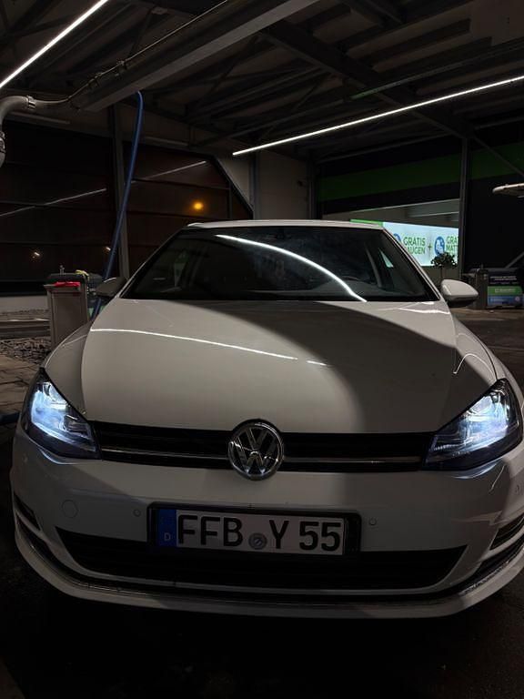 Gebraucht VW Golf VII Highline 140 PS (102 kW) 2013 Weiß Limousine