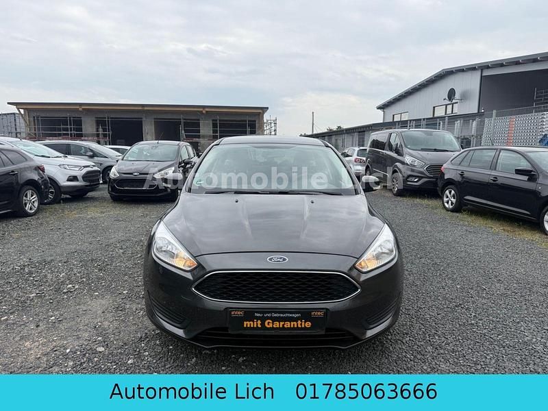 Gebraucht Ford Focus Trend 125 PS (91 kW) 2015 Grau Kombi