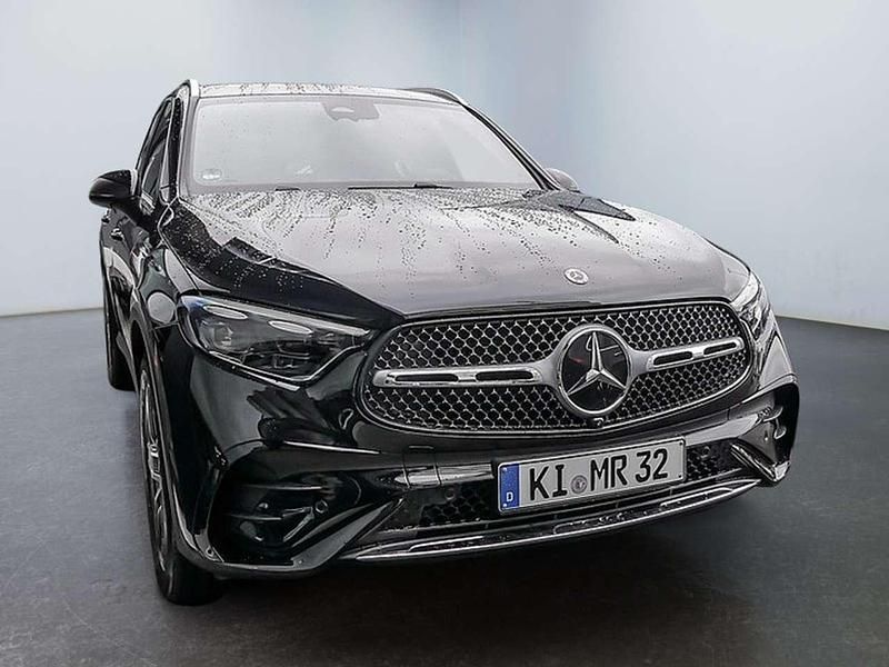 Gebraucht Mercedes GLC220 AMG 197 PS (144 kW) 2025 Metalliclack obsidianschwarz SUV