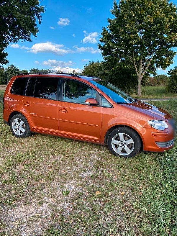 Gebraucht VW Touran 105 PS (77 kW) 2008 Orange Van / Kleinbus