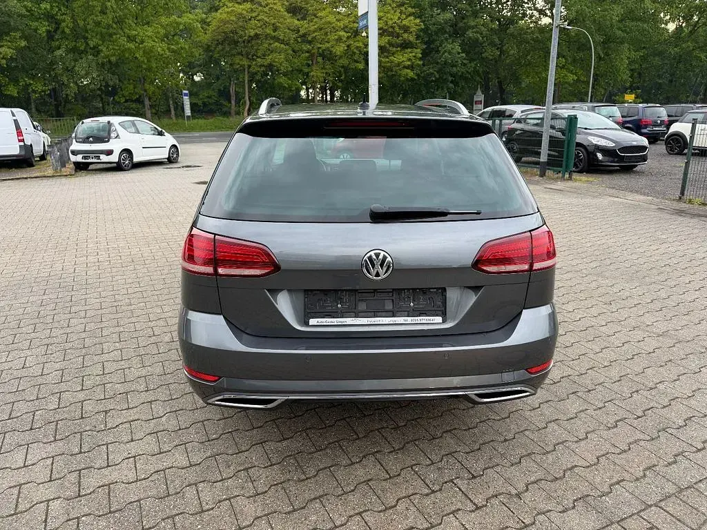 Second-hand VW Golf VII Highline 150 CP (110 kW) 2019 Gri Break