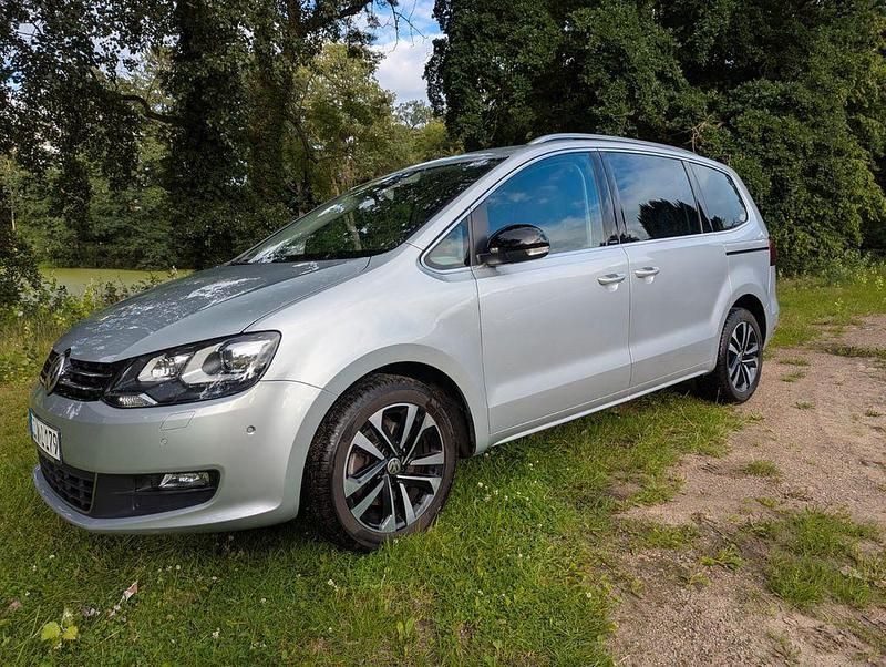 Silber Gebraucht 2019 VW Sharan IQ Drive Van / Kleinbus | 25.000 € (Guter Preis) - Bild 1/4