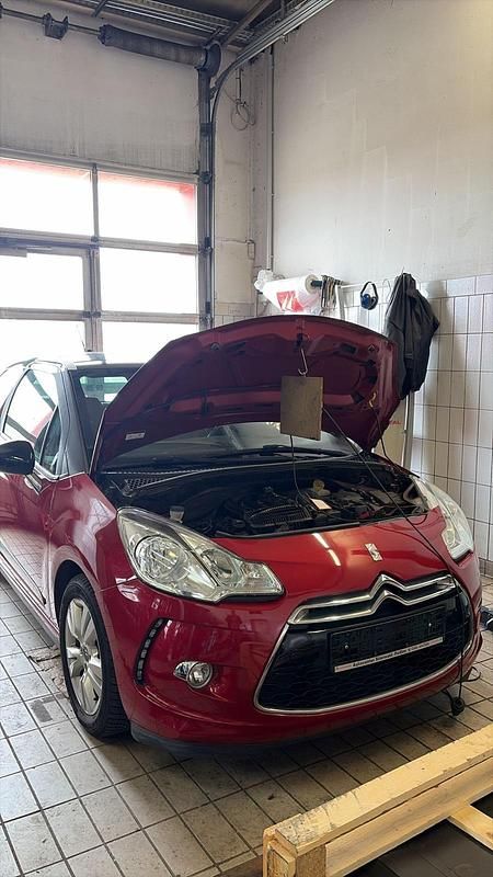 Gebraucht Citroën DS3 2015 Rot Kleinwagen