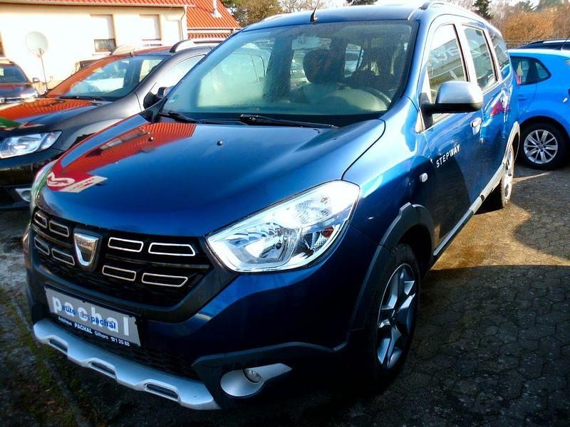 Gebraucht Dacia Lodgy Stepway 116 PS (85 kW) 2018 Blau Van / Kleinbus