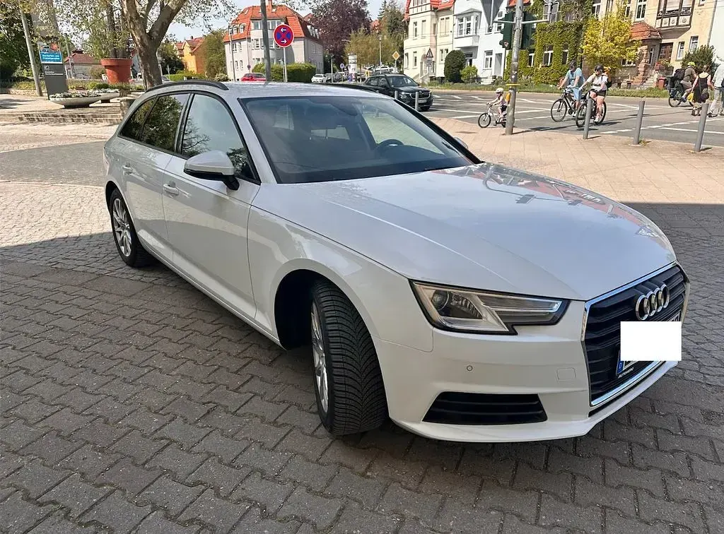 Second-hand Audi A4 150 CP (110 kW) 2017 Alb Break