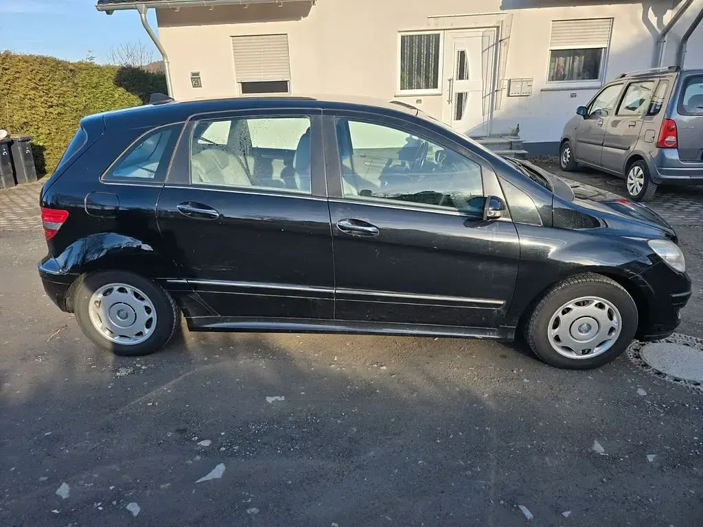 Gebraucht Mercedes B150 95 PS (69 kW) 2007 Schwarz Van / Kleinbus