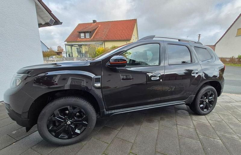 Schwarz Gebraucht 2022 Dacia Duster Extreme SUV | 17.490 € (Fairer Preis) - Bild 1/4