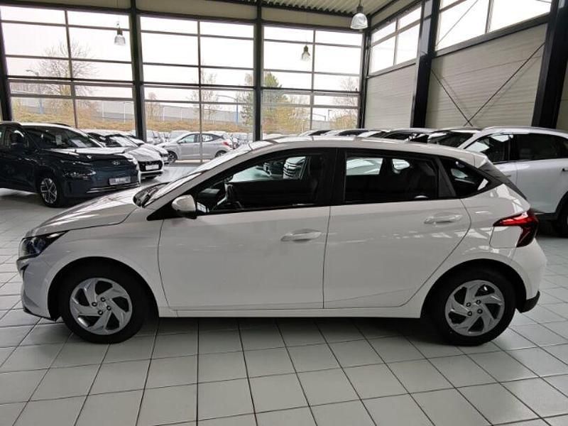 Gebraucht Hyundai i20 Select 79 PS (58 kW) 2025 Weiss Kleinwagen