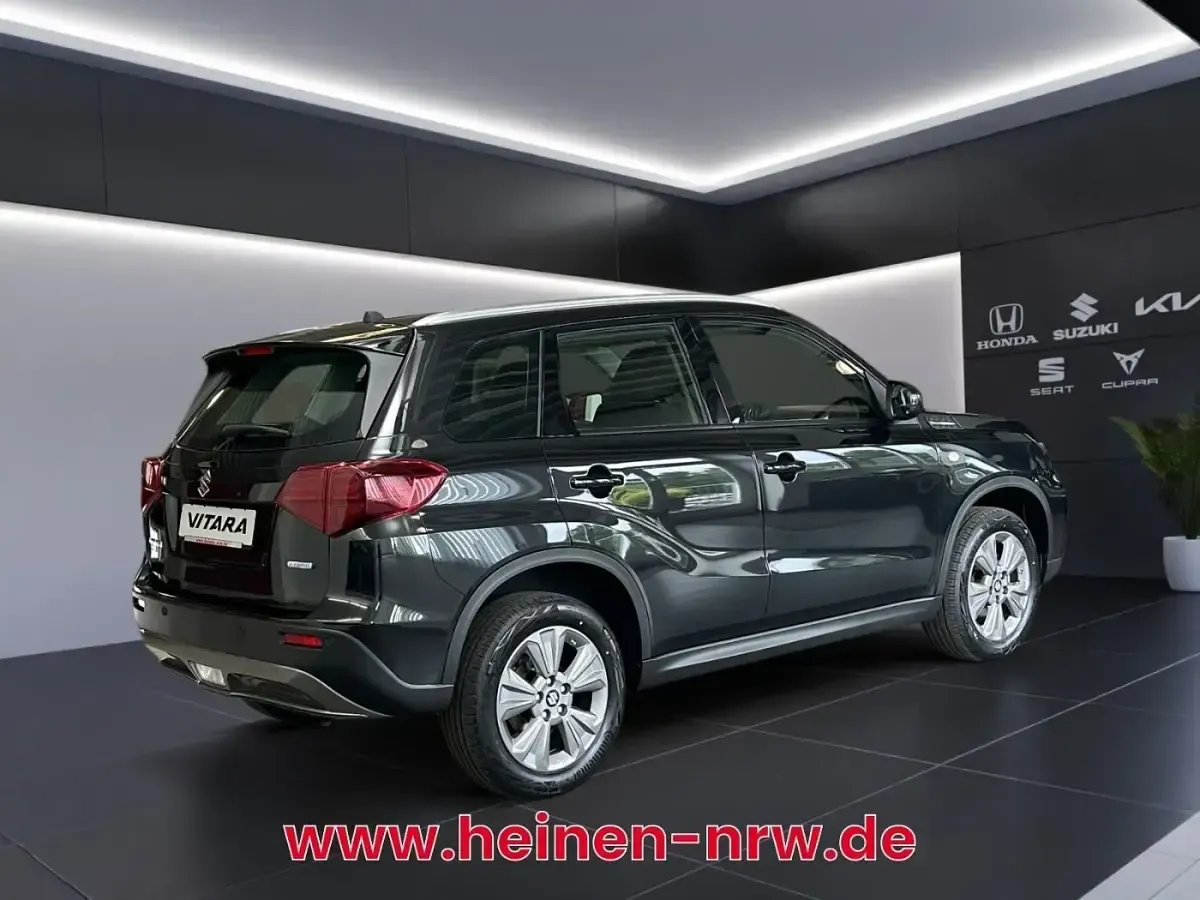 Neu Suzuki Vitara Club 129 PS (94 kW) 2026 Cosmic black pearl SUV